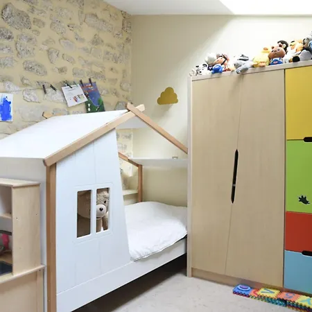 Comfortable 150 M House In The Heart Of