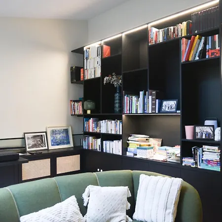 Comfortable 150 M House In The Heart Of Paris