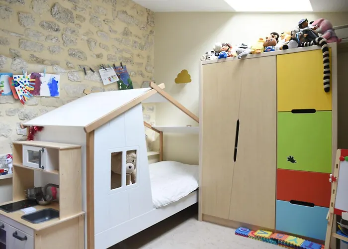 Comfortable 150 M House In The Heart Of