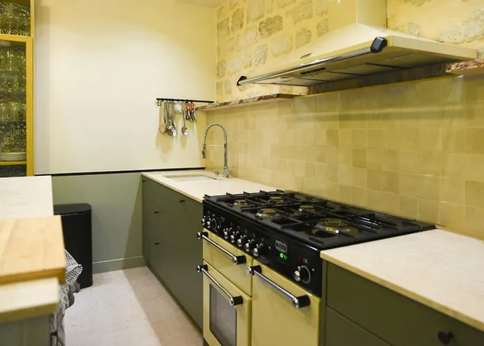 Comfortable 150 M House In The Heart Of * パリ